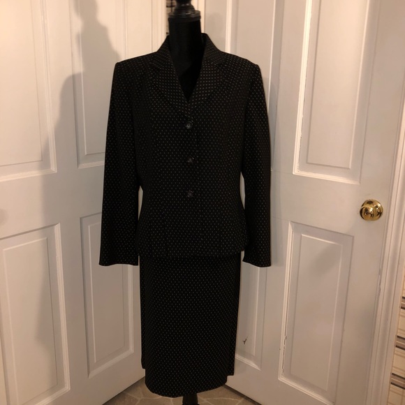 LeSuit Womenโs 2 piece Black - Picture 7 of 8